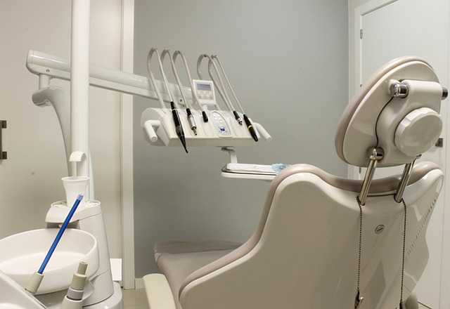 Realitate și mituri despre implanturile dentare
