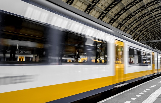 Dormit în tren: alegerea între cușetă și vagon de dormit