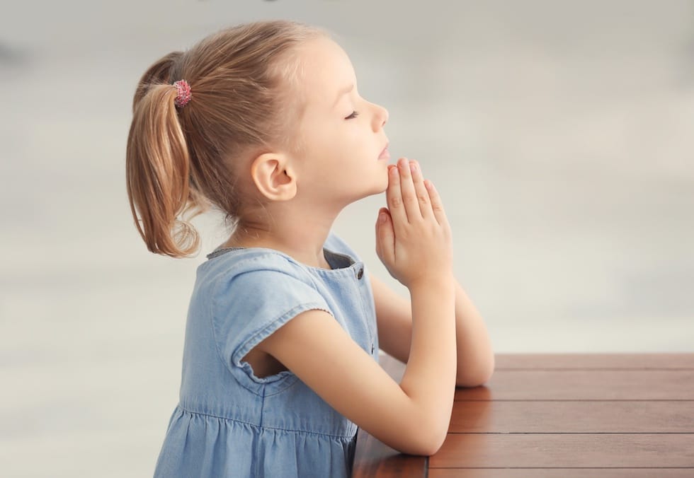 Cum influențează religiile educația morală a copiilor
