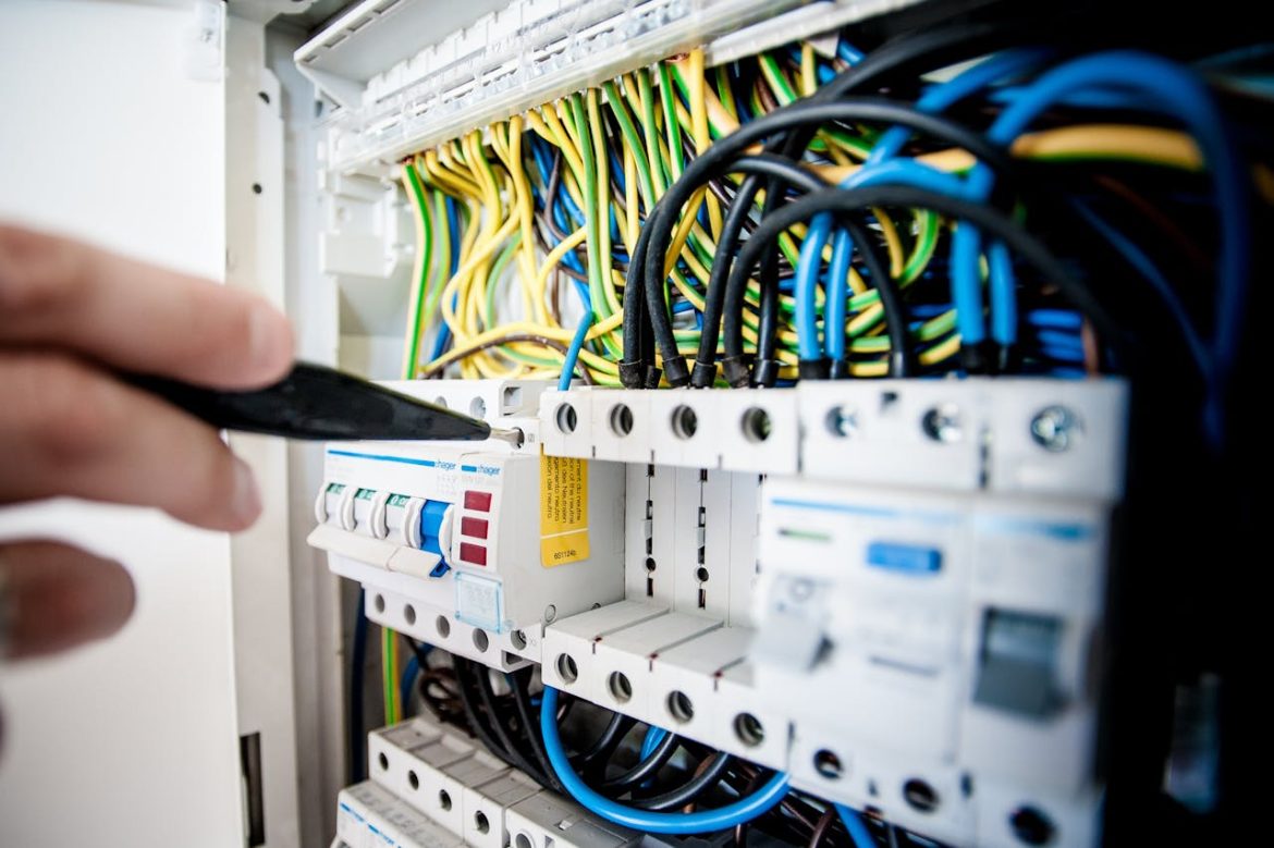 Ce trebuie să faci când se oprește curentul și ești conectat la dispozitive smart?