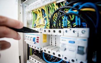 Ce trebuie să faci când se oprește curentul și ești conectat la dispozitive smart?