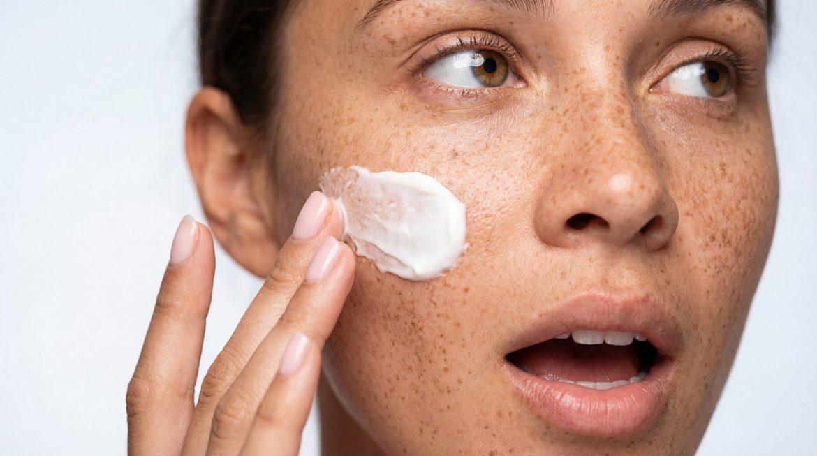 Cum alegi crema cu SPF pentru sport și activități în aer liber